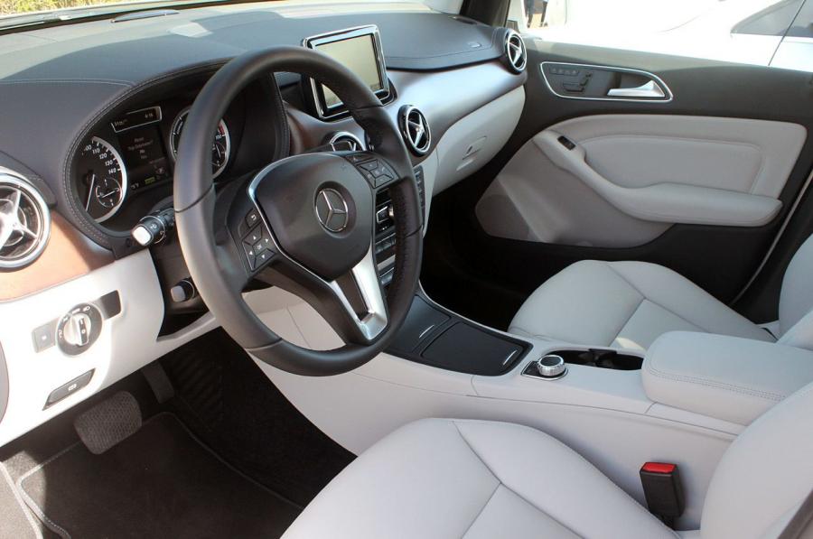  Mercedes-Benz B-Class Electric Drive 2014 года  (US) (фото 15 из 59)